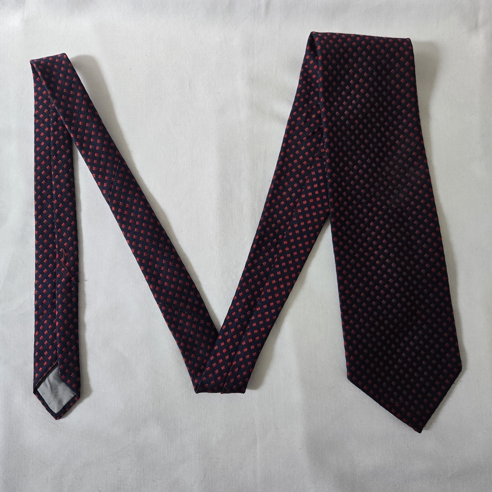 Jules Pilch By Damon Red and Navy Blue Geometric Tie